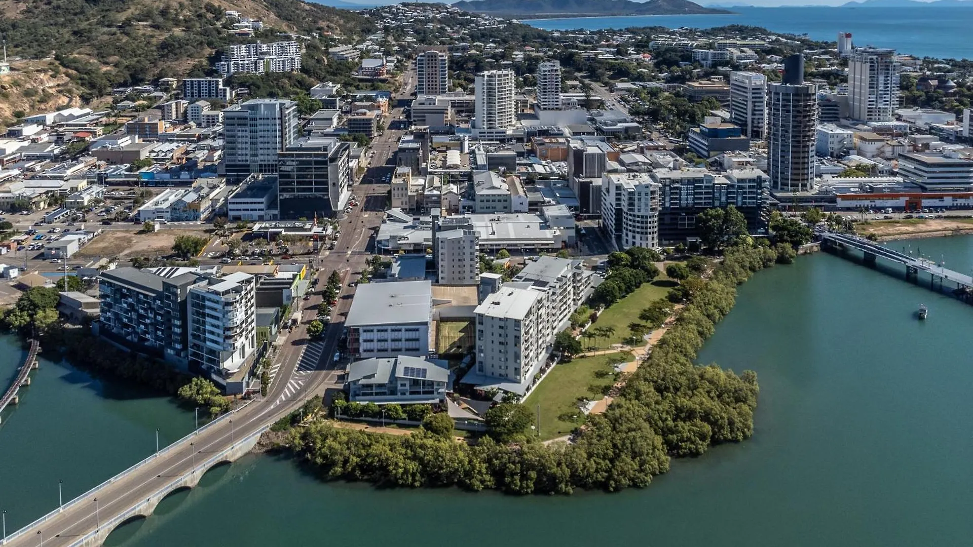 City Love Affair On Stanley Townsville 0*,  Austrálie